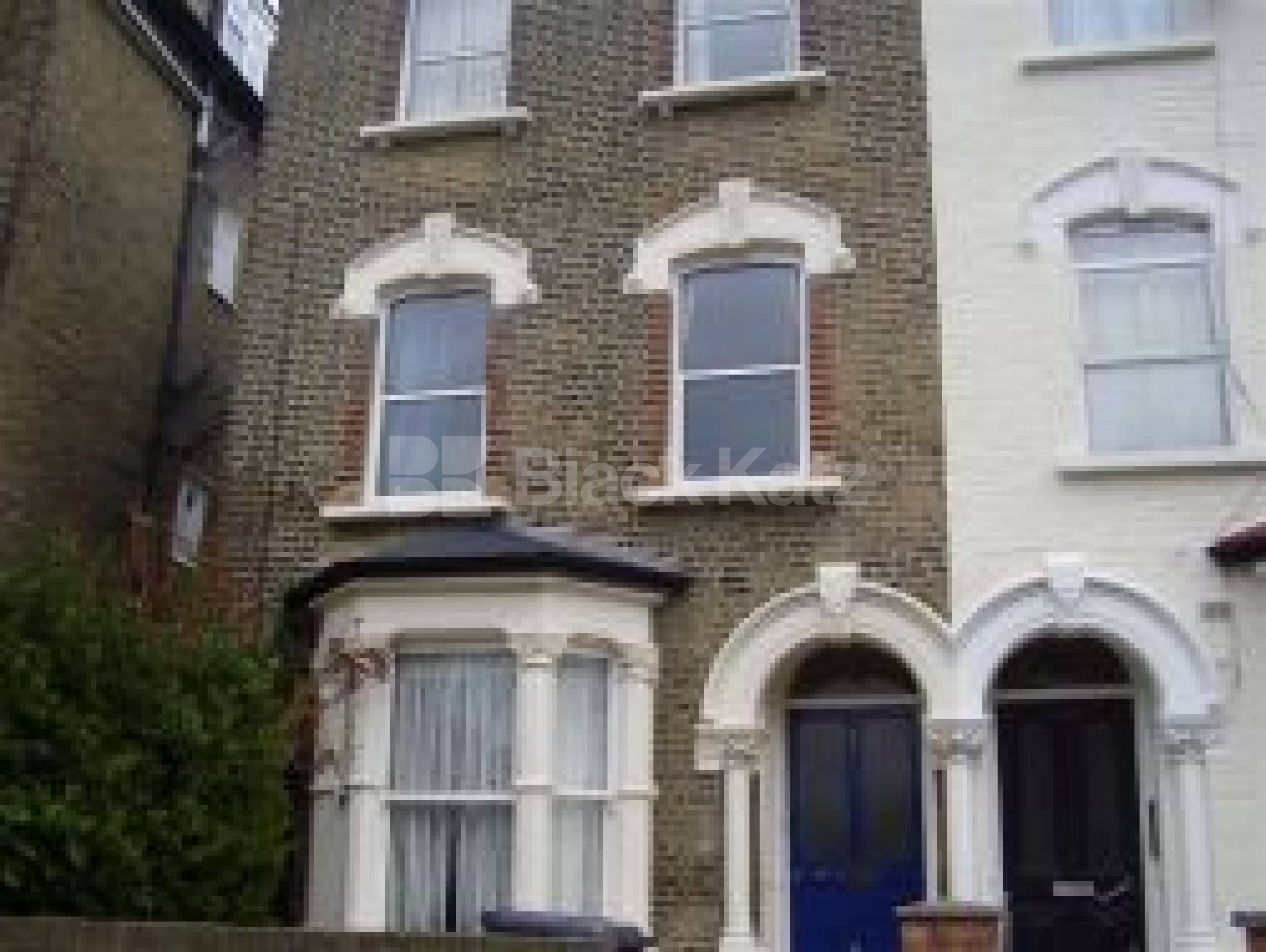 			3 Bedroom, 1 bath, 1 reception Flat			 Florence Road, FINSBURY PARK N4 N4